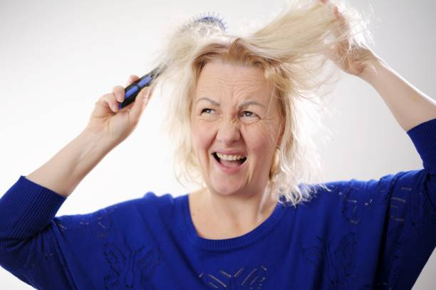 Почему выпадают волосы на голове у женщин после 50